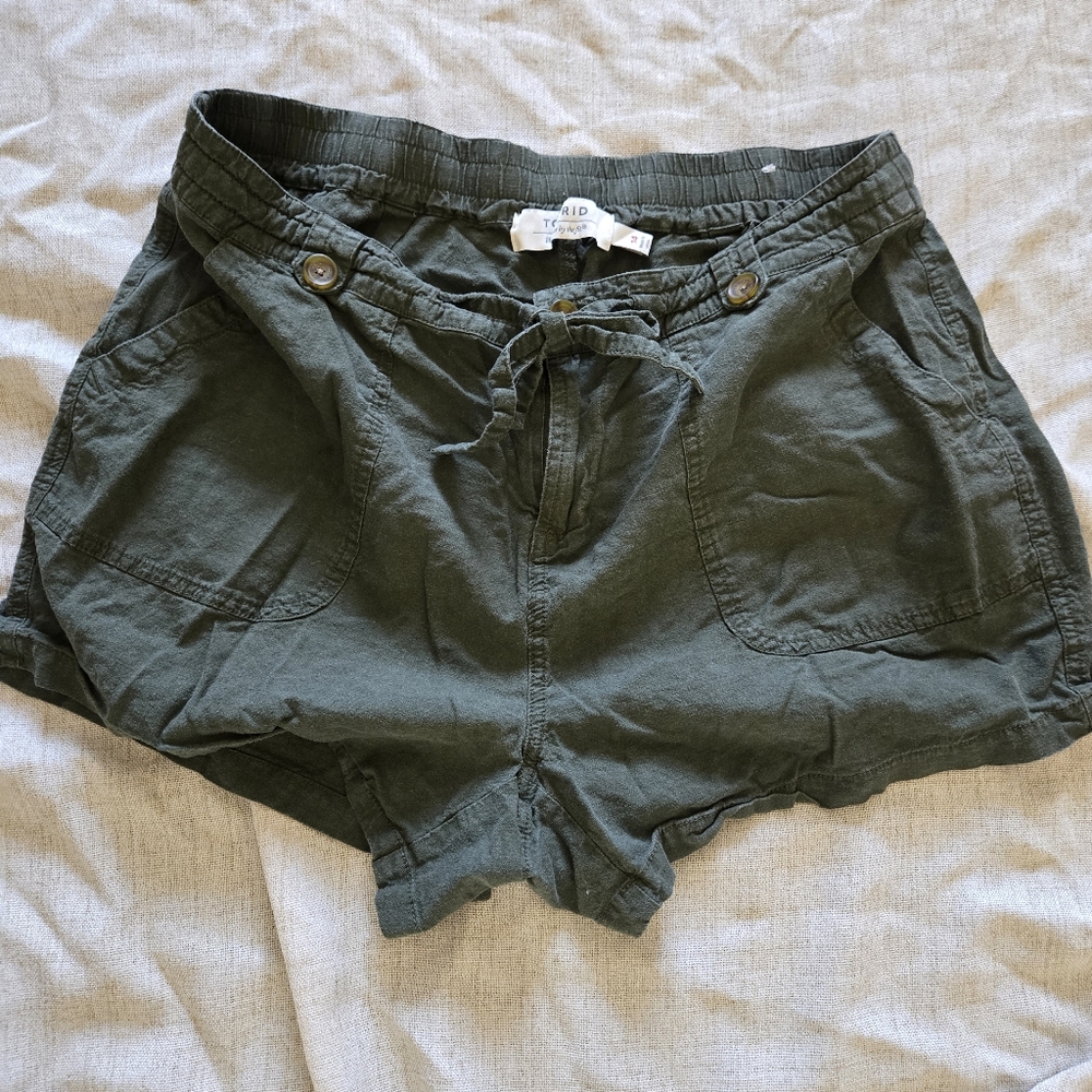 Nwot green torrid shorts
